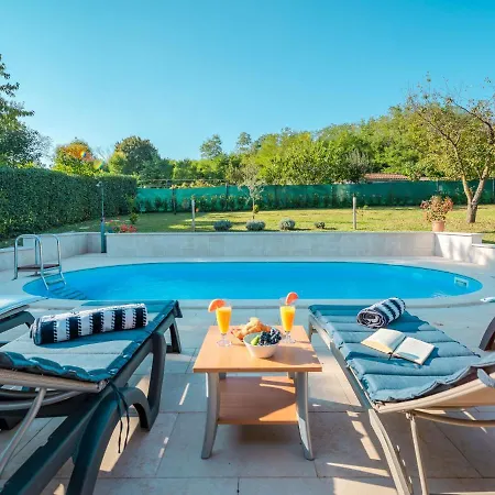 Hacienda - Pzn316 By Interhome Tinjan